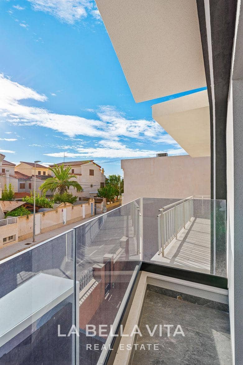 4 slaapkamer Rijtjeshuis te koop in Torre de la Horadada met zwembad - € 698.000 (Ref: 9762145)