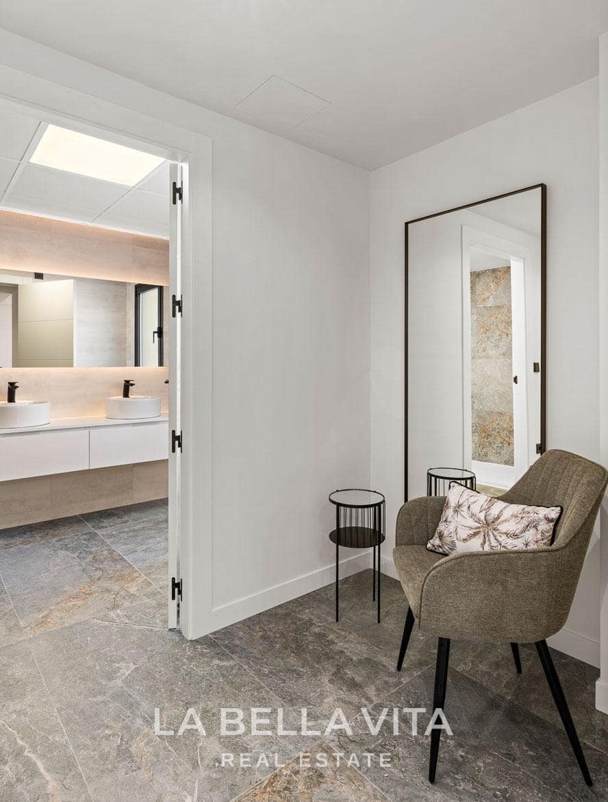 4 slaapkamer Rijtjeshuis te koop in Torre de la Horadada met zwembad - € 698.000 (Ref: 9762145)