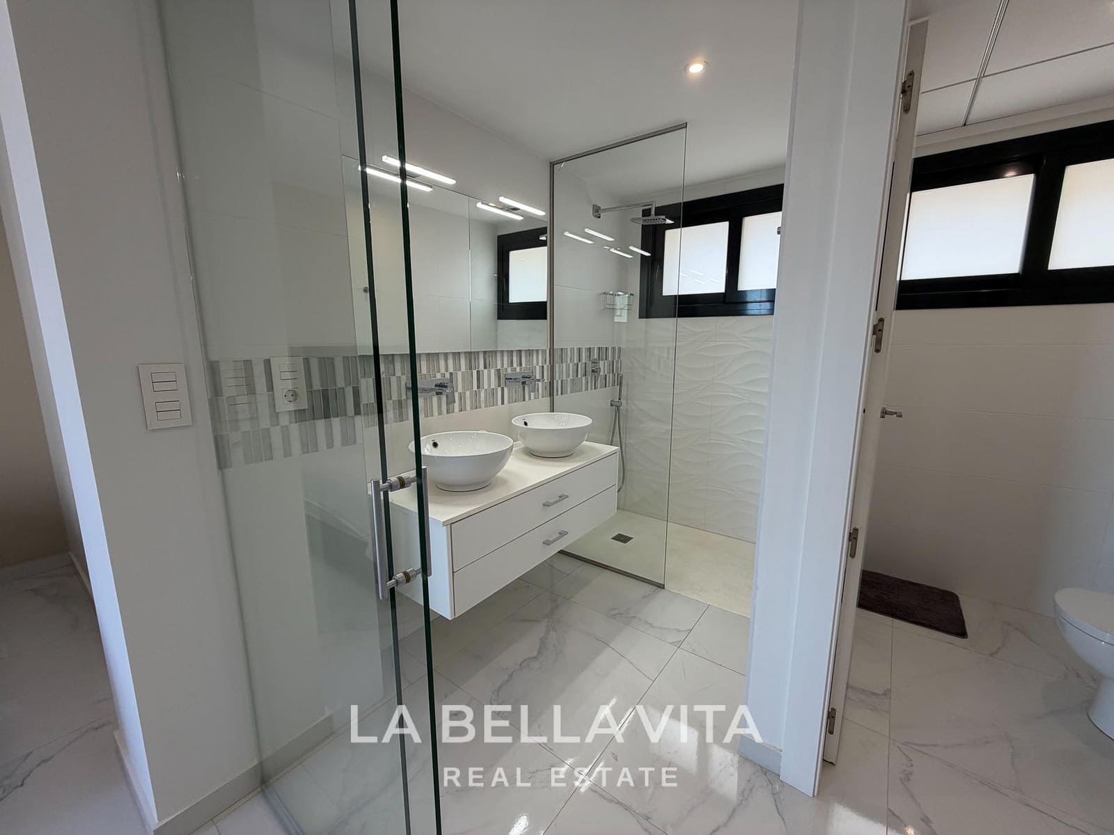 3 soverom Villa til salgs i Ciudad Quesada med svømmebasseng - € 399 000 (Ref: 9808167)