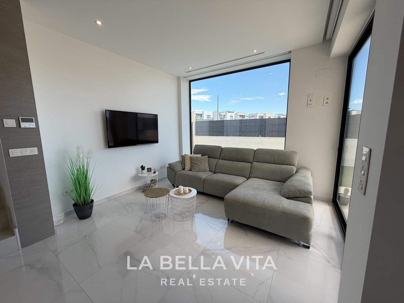 3 soverom Villa til salgs i Ciudad Quesada med svømmebasseng - € 399 000 (Ref: 9808167)