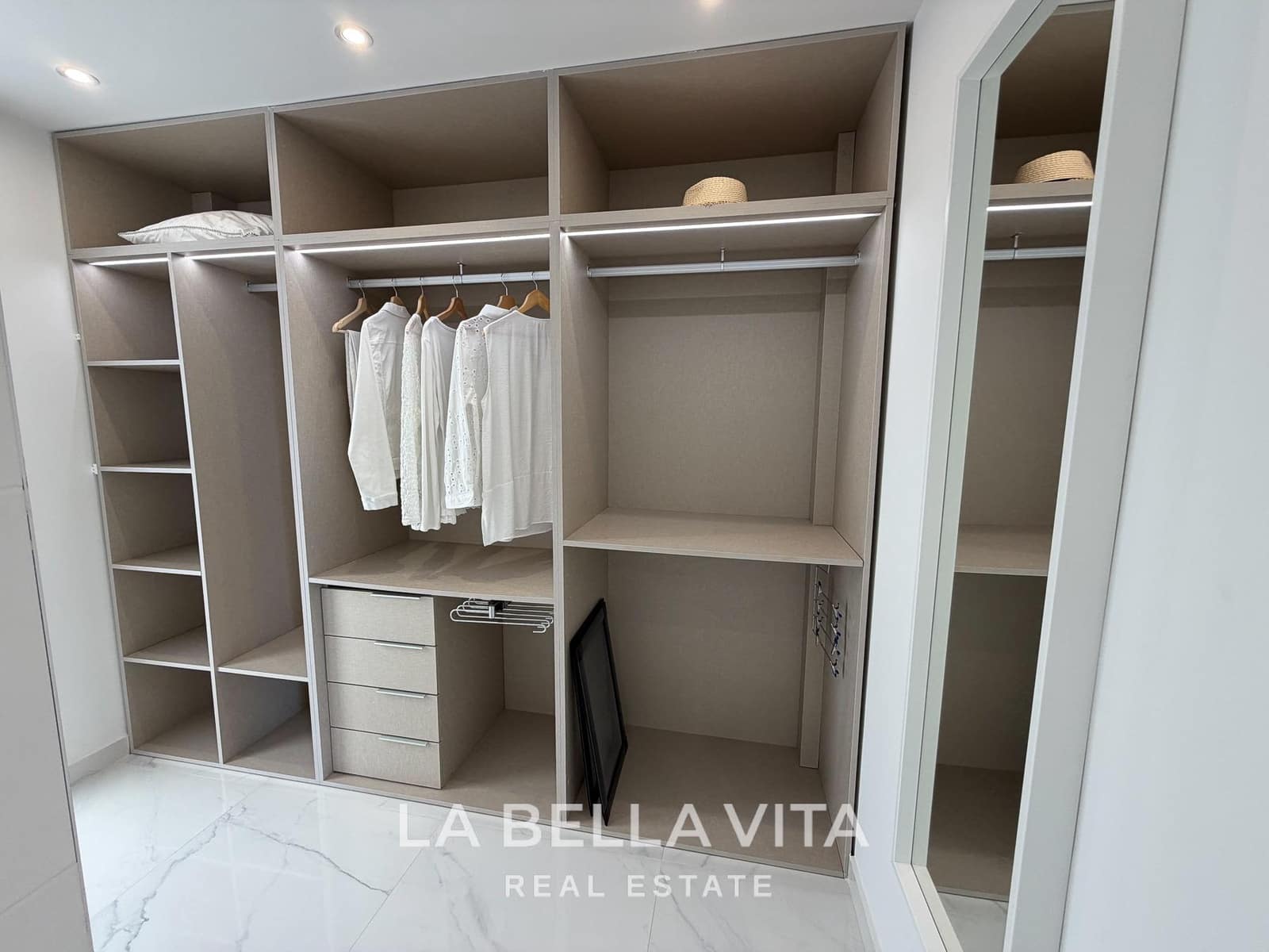 3 soverom Villa til salgs i Ciudad Quesada med svømmebasseng - € 399 000 (Ref: 9808167)