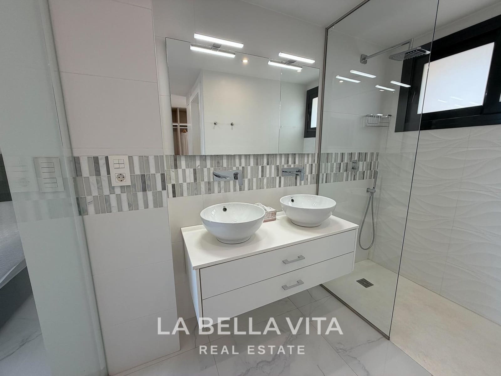 3 soverom Villa til salgs i Ciudad Quesada med svømmebasseng - € 399 000 (Ref: 9808167)