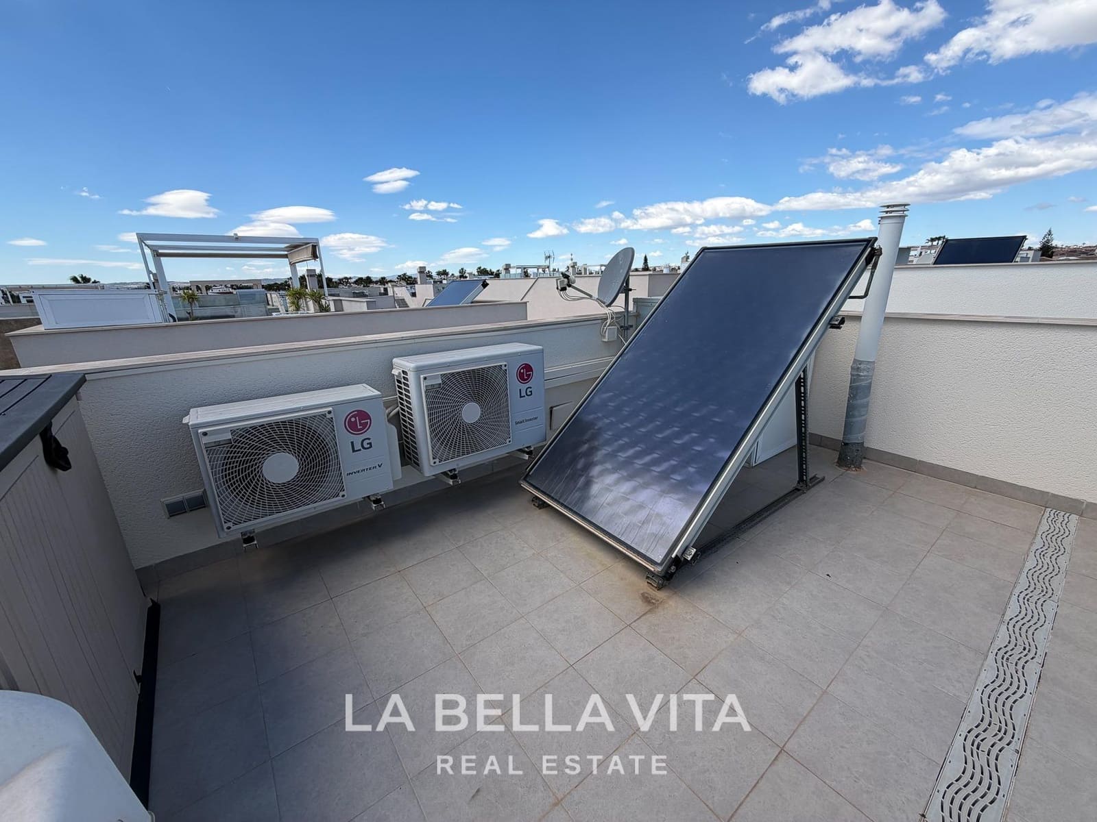 3 soverom Villa til salgs i Ciudad Quesada med svømmebasseng - € 399 000 (Ref: 9808167)