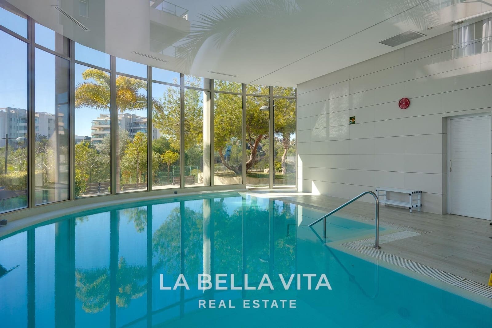 3 quarto Apartamento para venda em Villamartin com piscina garagem - 299 000 € (Ref: 9812289)