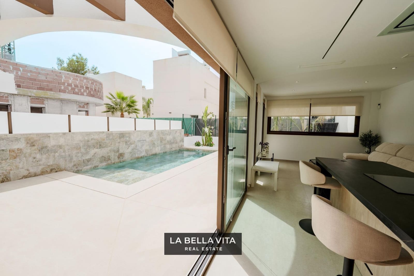 Pareado de 4 habitaciones en Heredades en venta - 439.000 € (Ref: 9900212)