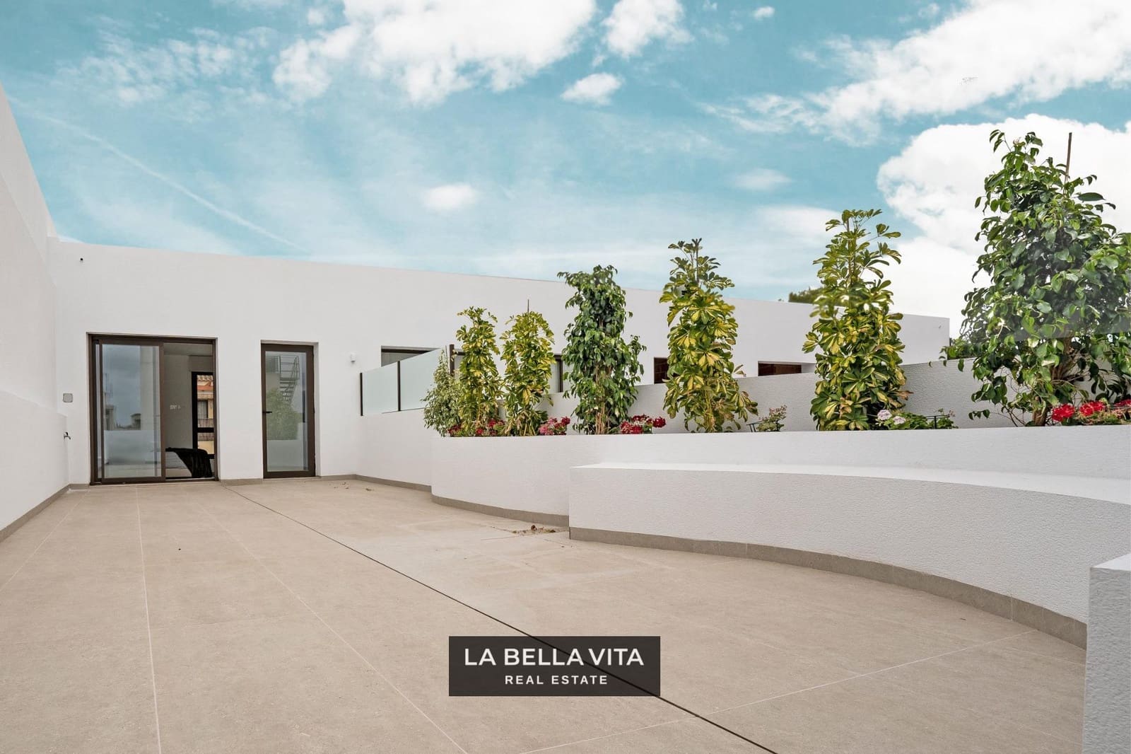 Pareado de 4 habitaciones en Heredades en venta - 439.000 € (Ref: 9900212)