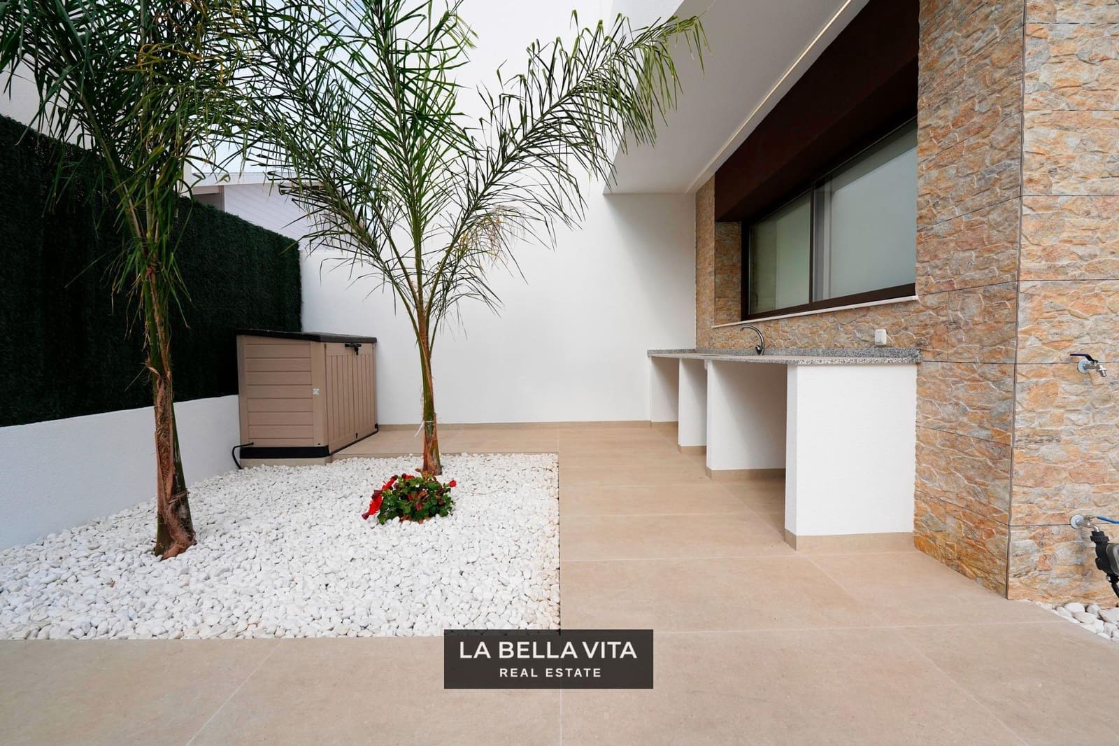 Pareado de 4 habitaciones en Heredades en venta - 439.000 € (Ref: 9900212)