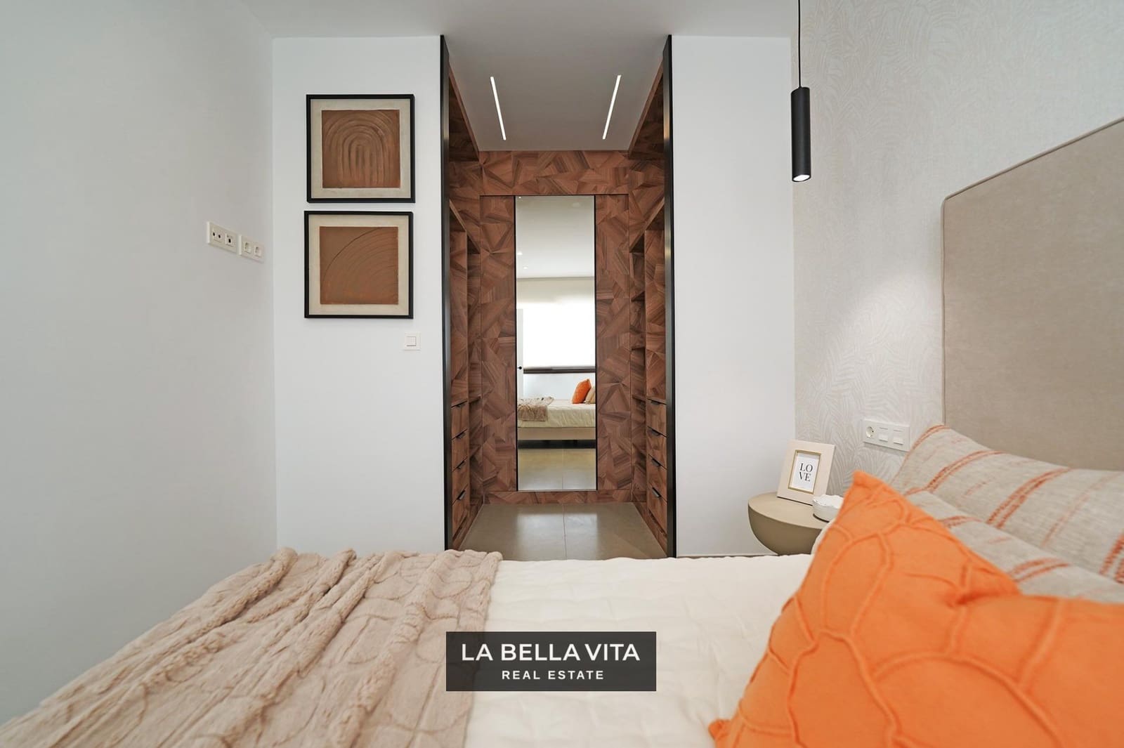 Pareado de 4 habitaciones en Heredades en venta - 439.000 € (Ref: 9900212)