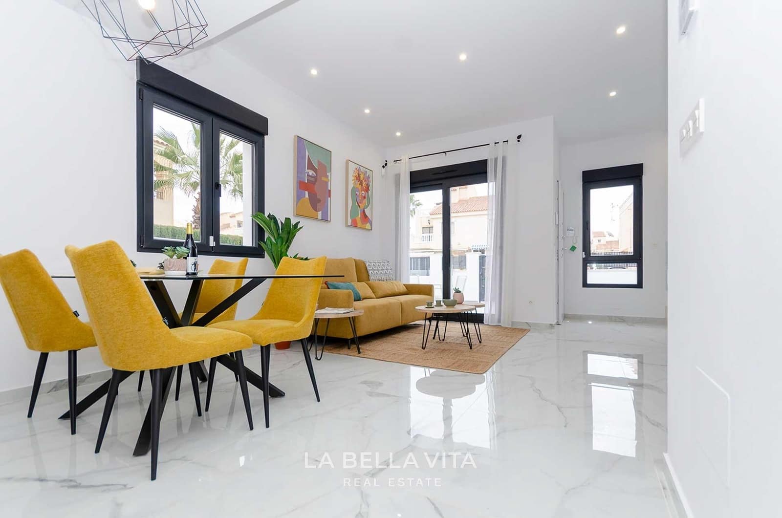 3 bedroom Villa for sale in El Limonar with pool - € 424,000 (Ref: 9900215)