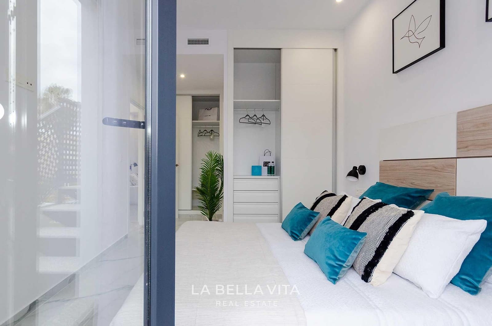 3 bedroom Villa for sale in El Limonar with pool - € 424,000 (Ref: 9900215)