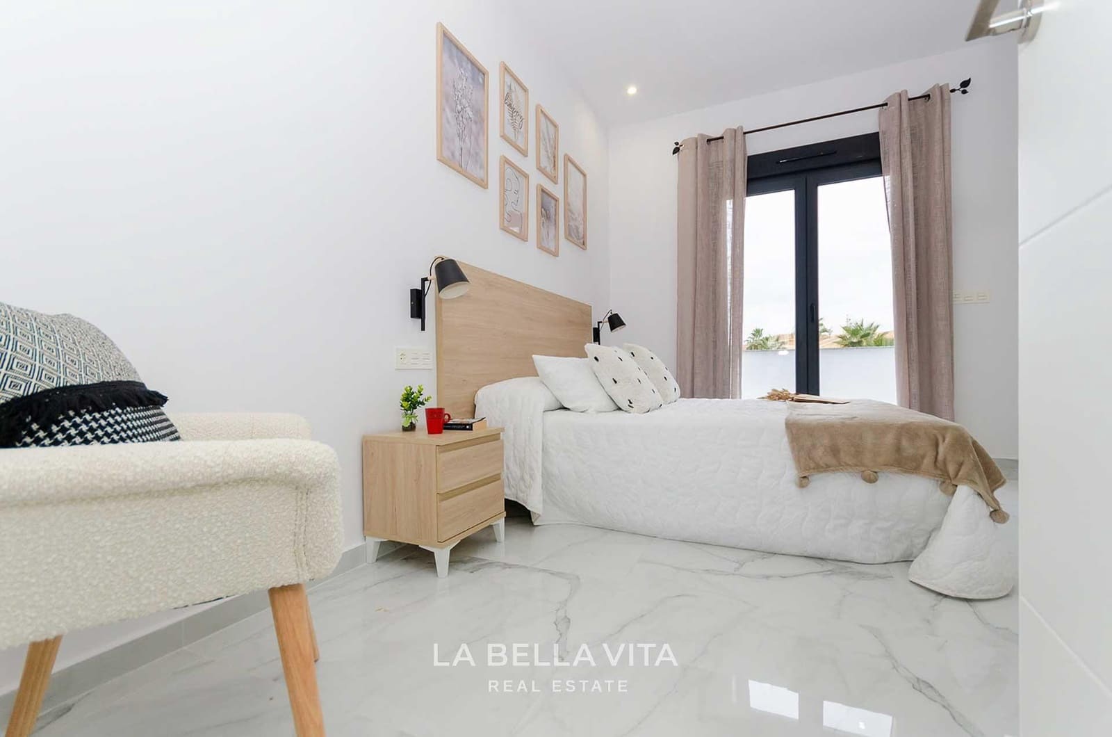 3 bedroom Villa for sale in El Limonar with pool - € 424,000 (Ref: 9900215)