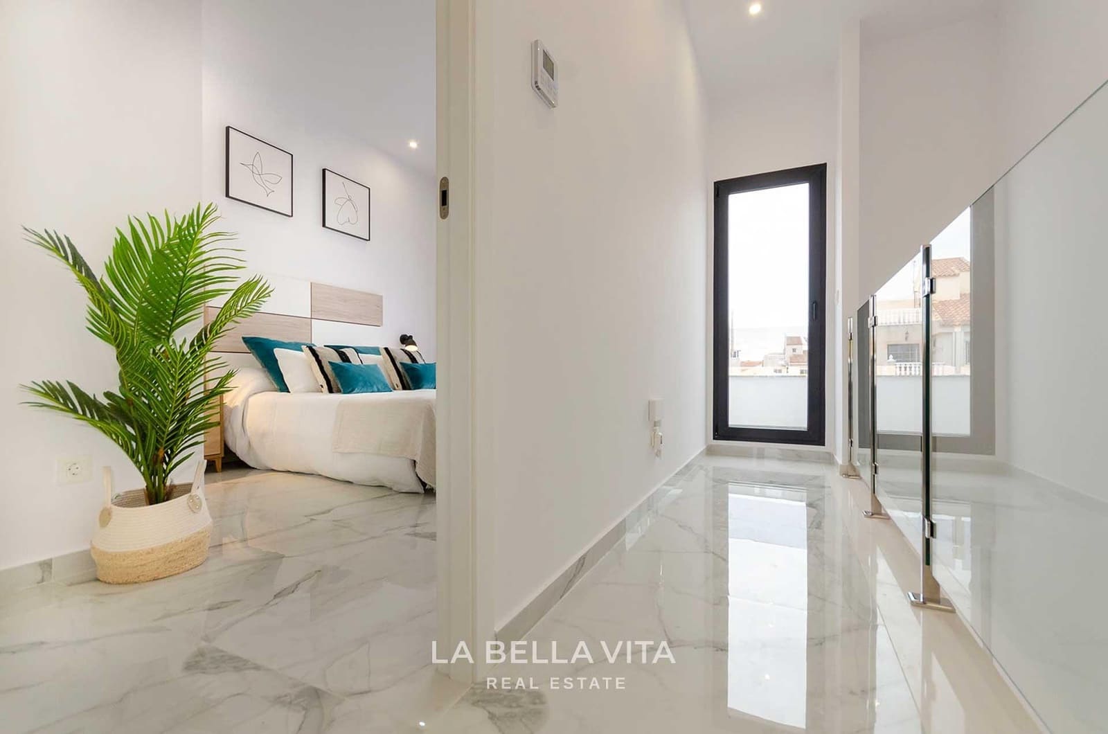 3 bedroom Villa for sale in El Limonar with pool - € 424,000 (Ref: 9900215)
