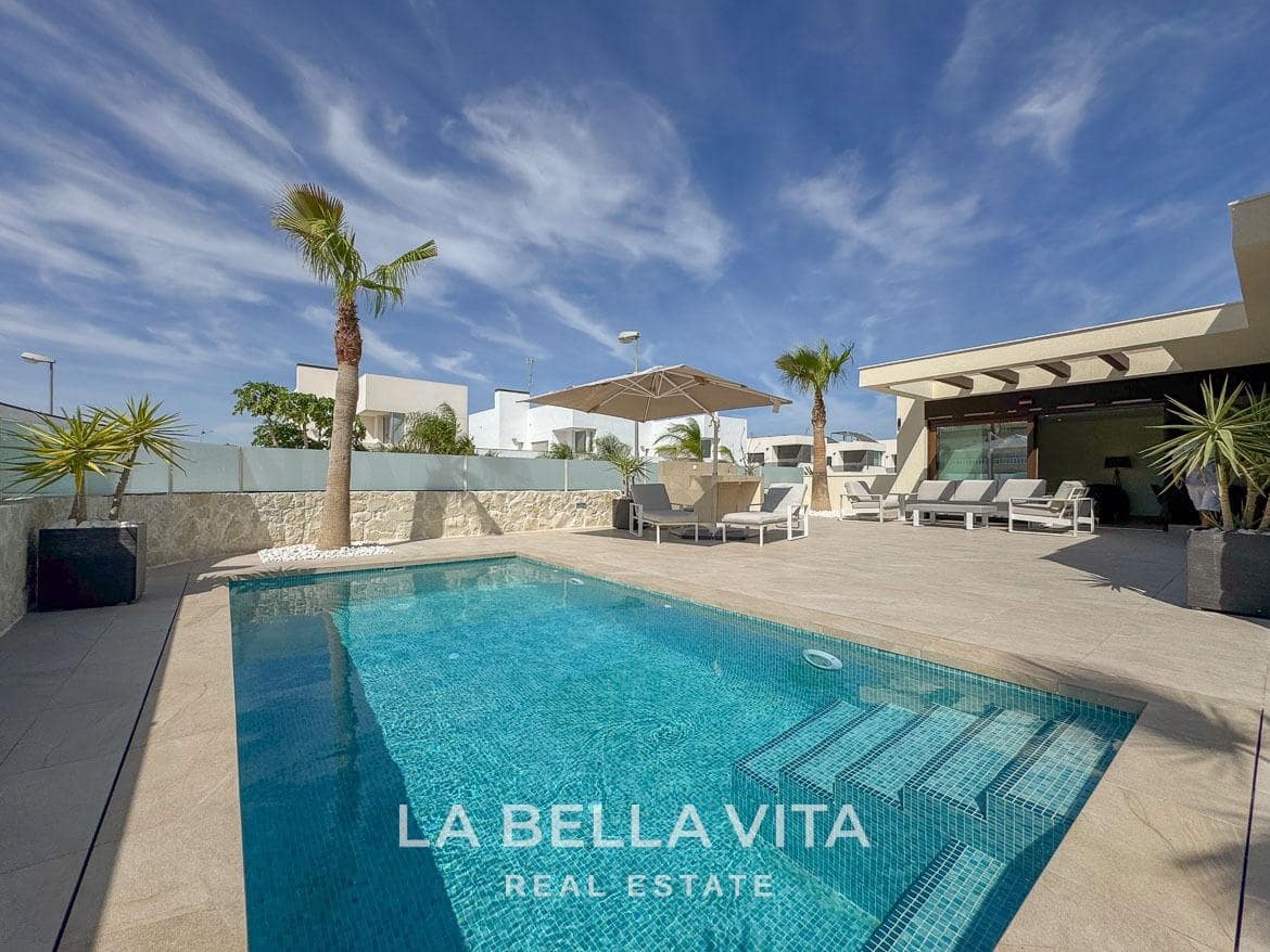 3 soverom Villa til salgs i Rojales med svømmebasseng - € 550 000 (Ref: 9900217)