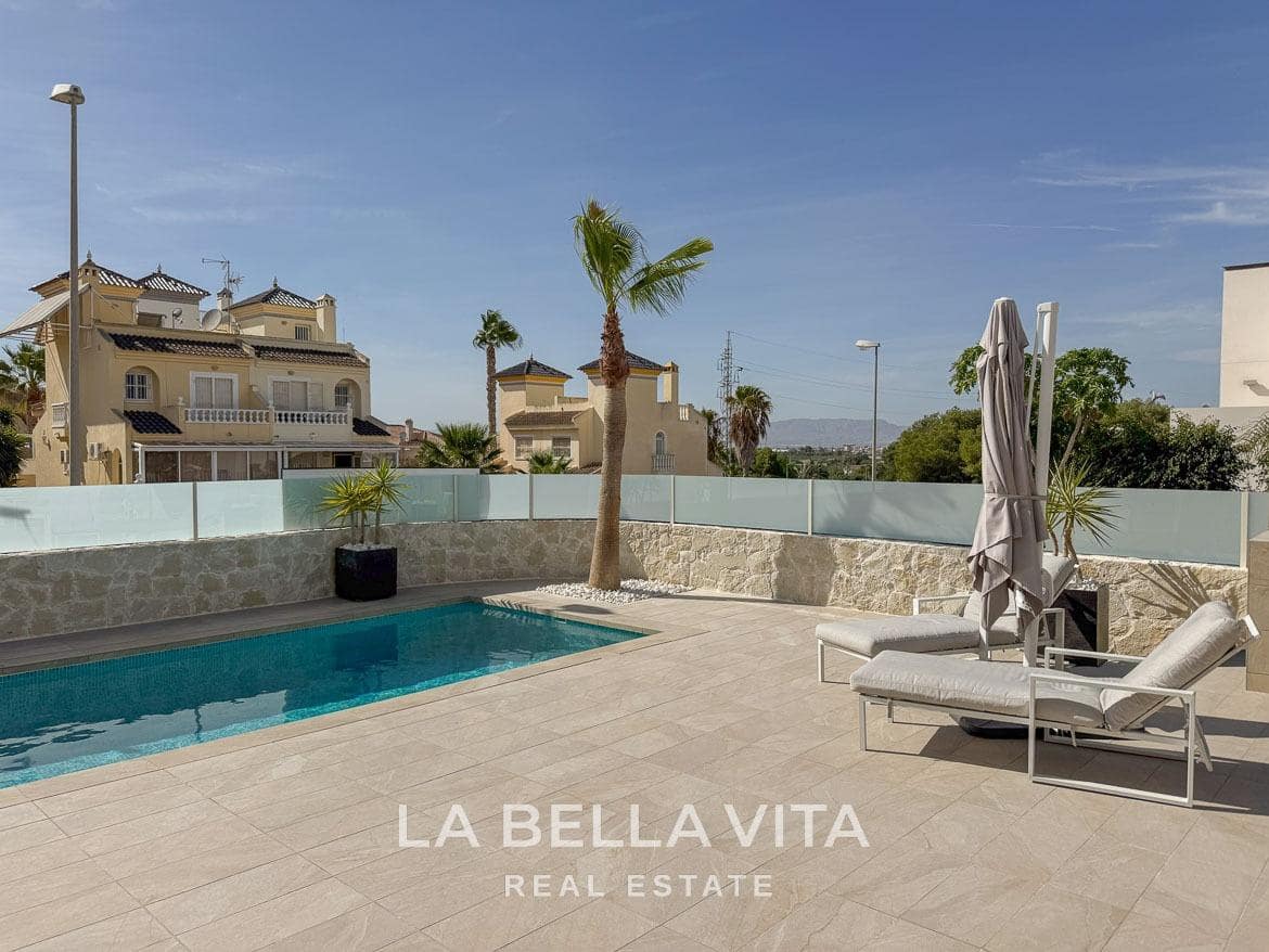 3 soverom Villa til salgs i Rojales med svømmebasseng - € 550 000 (Ref: 9900217)
