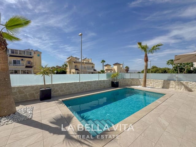 3 soverom Villa til salgs i Ciudad Quesada, Rojales med svømmebasseng - € 550 000 (Ref: 9900217)