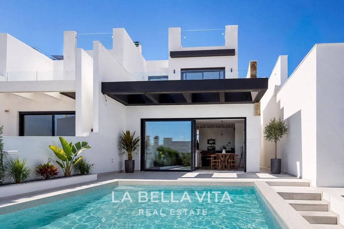3 bedroom Villa for sale in Aguas Nuevas with pool - € 499,900 (Ref: 9900218)