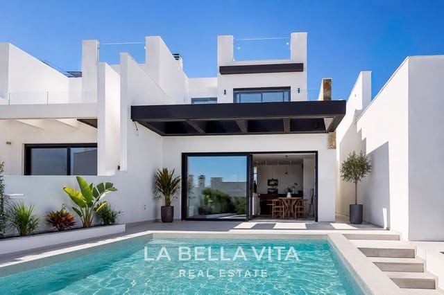 3 bedroom Villa for sale in Aguas Nuevas, Torrevieja with pool - € 499,900 (Ref: 9900218)