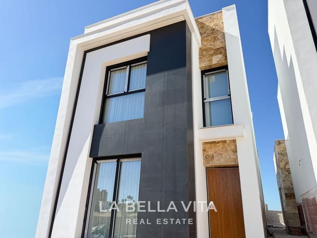 3 bedroom Villa for sale in Aguas Nuevas, Torrevieja with pool - € 499,900 (Ref: 9900218)