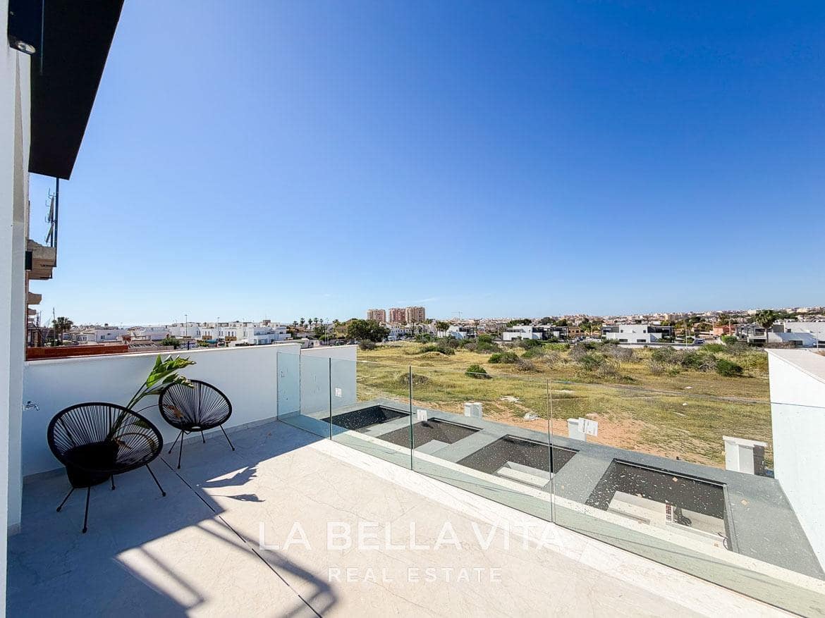 3 bedroom Villa for sale in Aguas Nuevas with pool - € 499,900 (Ref: 9900218)