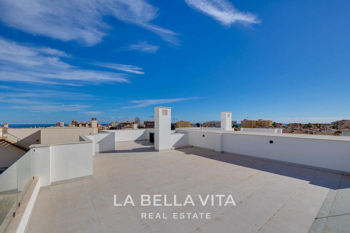 4 sovrum Villa till salu i Torrevieja med pool - 750 000 € (Ref: 9900219)