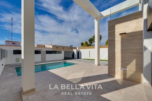 4 sovrum Villa till salu i Torreblanca, Torrevieja - 750 000 € (Ref: 9900219)