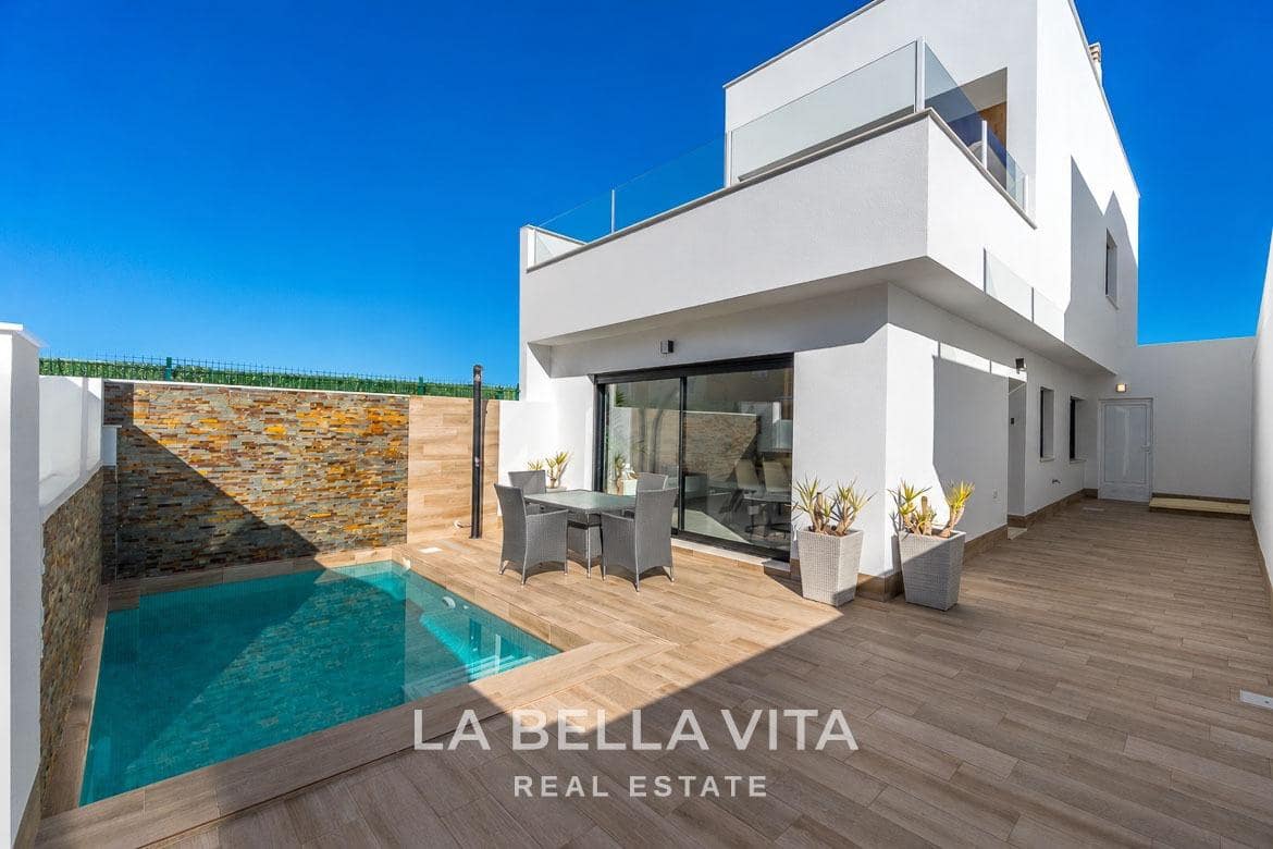 3 soveværelse Villa til salg i Lo Pagan med swimmingpool garage - € 380.000 (Ref: 9900221)