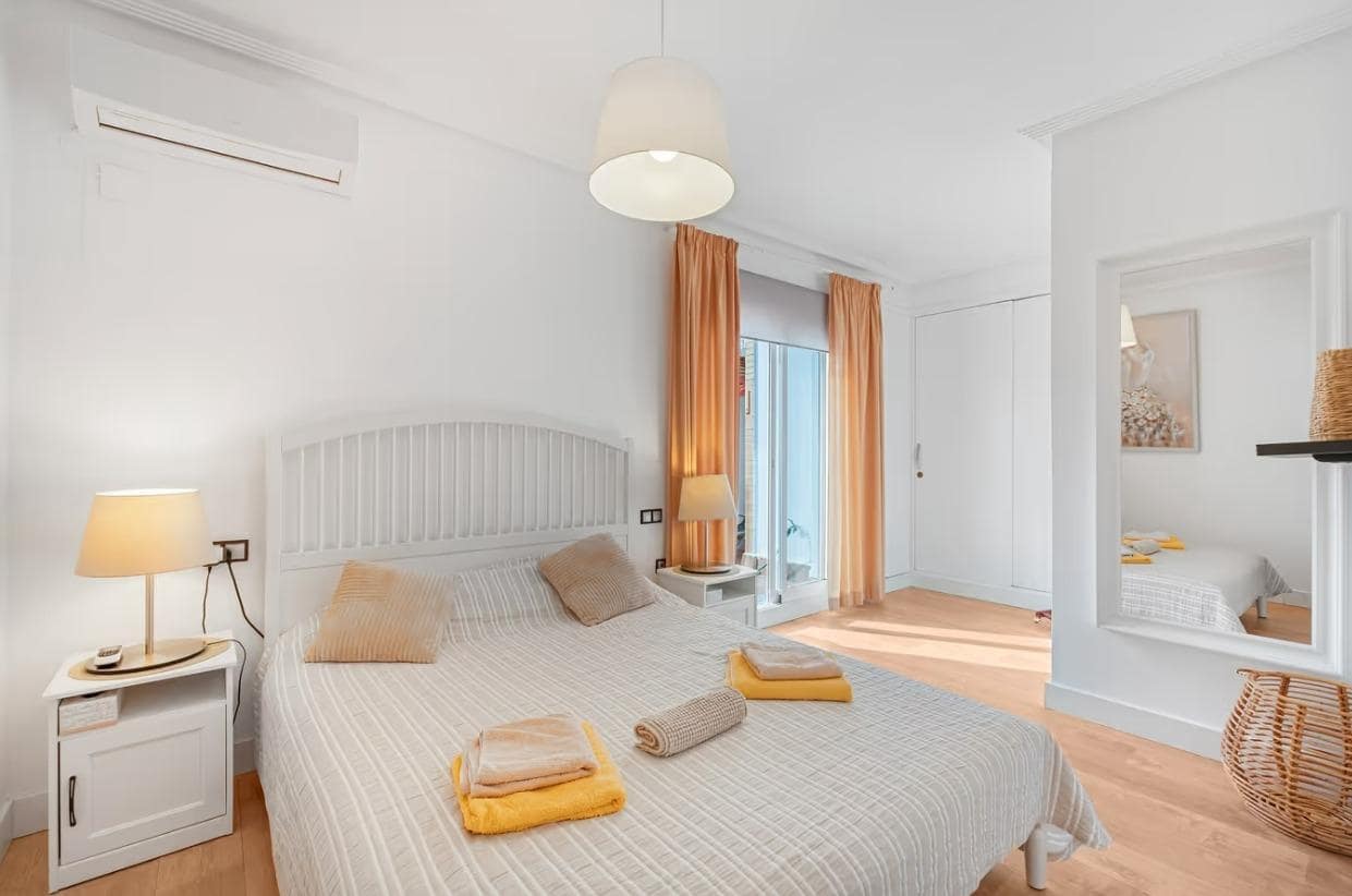 3 bedroom Apartment for rent in Torrevieja with garage - € 1,300 (Ref: 10000483)