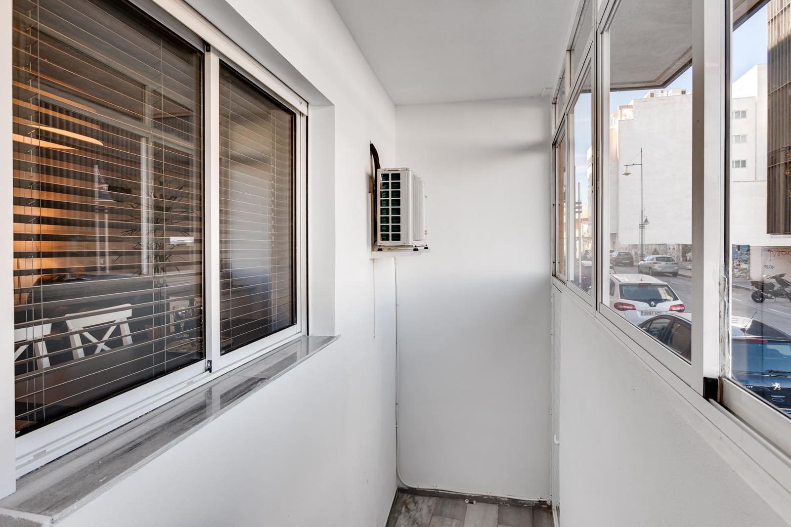 3 bedroom Apartment for rent in Torrevieja with garage - € 1,300 (Ref: 10000483)