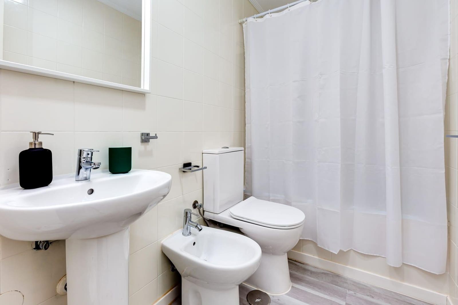 3 bedroom Apartment for rent in Torrevieja with garage - € 1,300 (Ref: 10000483)