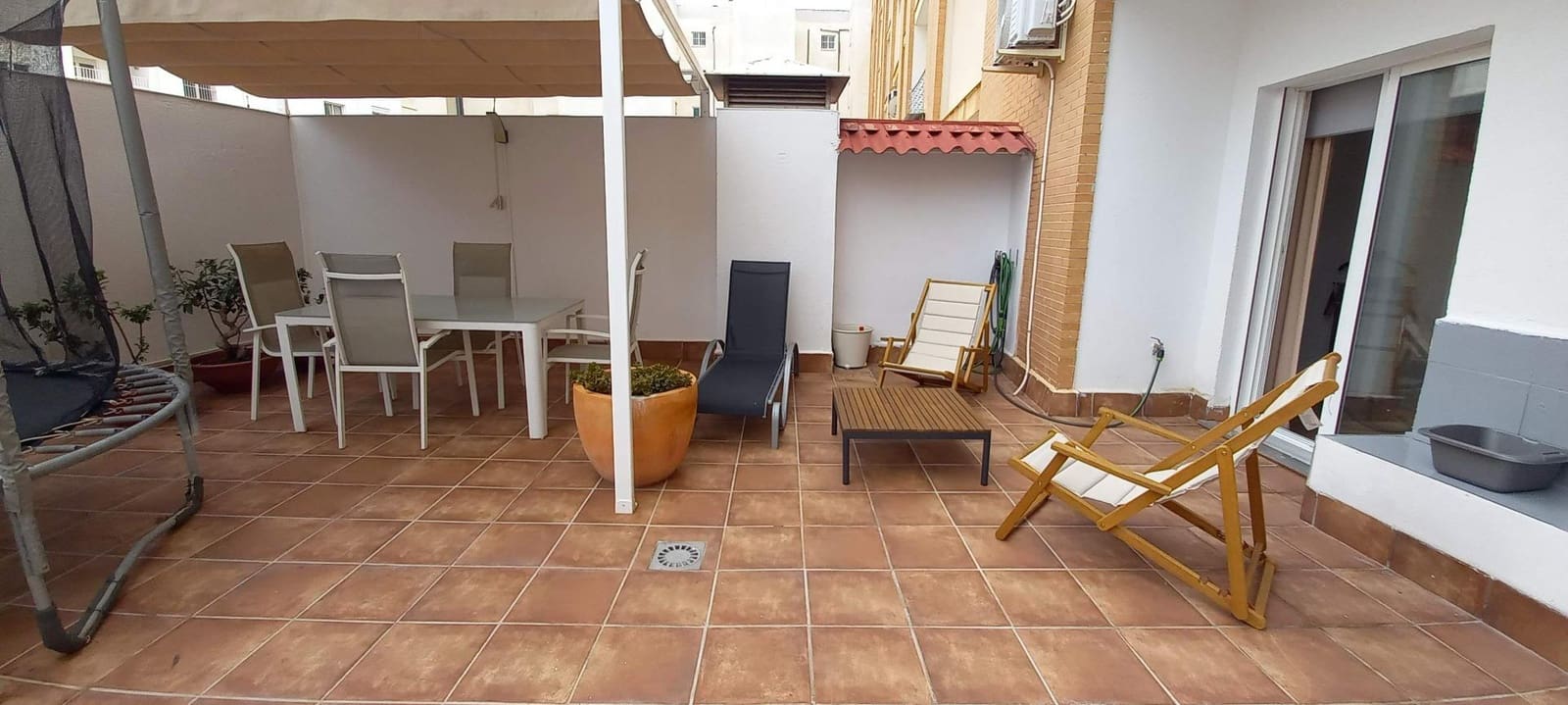 3 bedroom Apartment for rent in Torrevieja with garage - € 1,300 (Ref: 10000483)