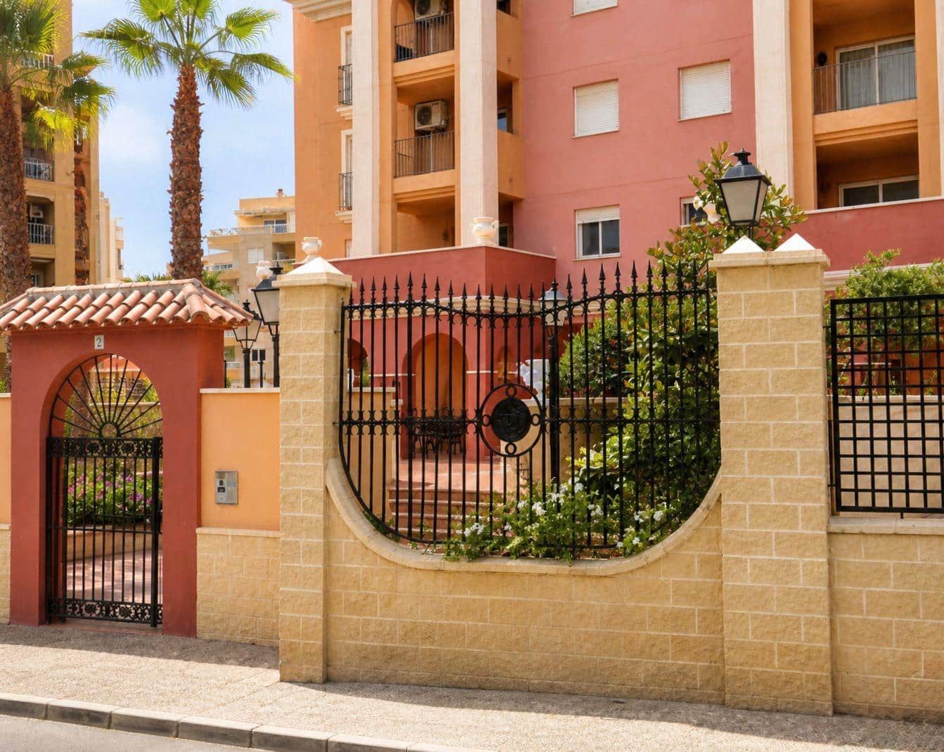 2 slaapkamer Appartement te koop in Torrevieja met zwembad - € 254.000 (Ref: 10000485)