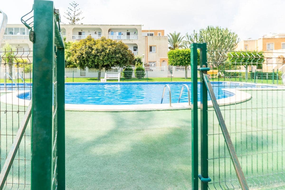 1 soverom Leilighet til salgs i Torrevieja med svømmebasseng - € 149 000 (Ref: 10000486)