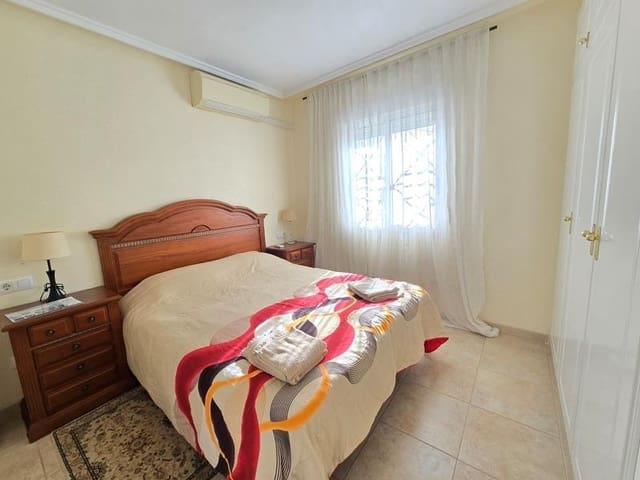 3 bedroom Terraced Villa for sale in Torreblanca, Torrevieja with pool - € 264,000 (Ref: 10000489)