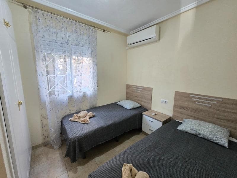 3 bedroom Terraced Villa for sale in Torrevieja with pool - € 264,000 (Ref: 10000489)