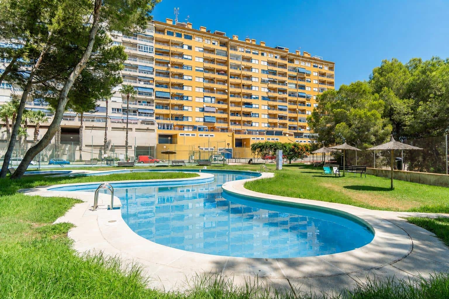 2 soveværelse Lejlighed til salg i Orihuela Costa med swimmingpool - € 215.000 (Ref: 10004136)