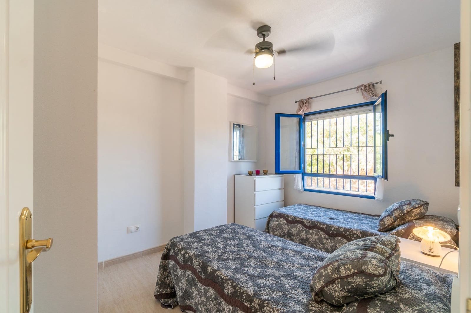 2 soveværelse Lejlighed til salg i Orihuela Costa med swimmingpool - € 215.000 (Ref: 10004136)
