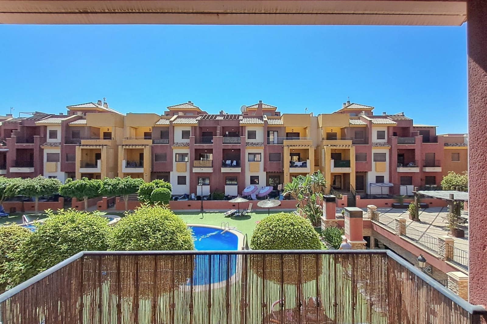 2 soveværelse Lejlighed til salg i Orihuela Costa med swimmingpool garage - € 239.000 (Ref: 10005790)