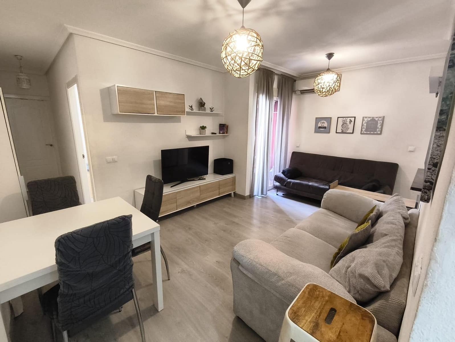 2 soveværelse Lejlighed til leje i Torrevieja - € 780 (Ref: 10009275)