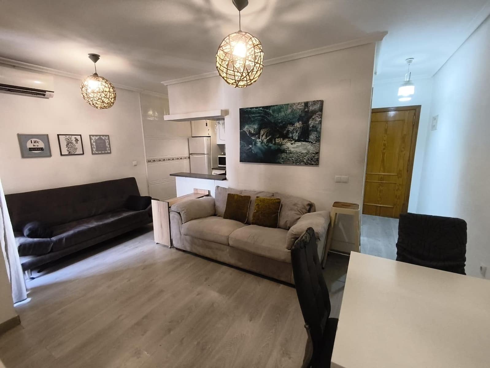 2 soveværelse Lejlighed til leje i Torrevieja - € 780 (Ref: 10009275)
