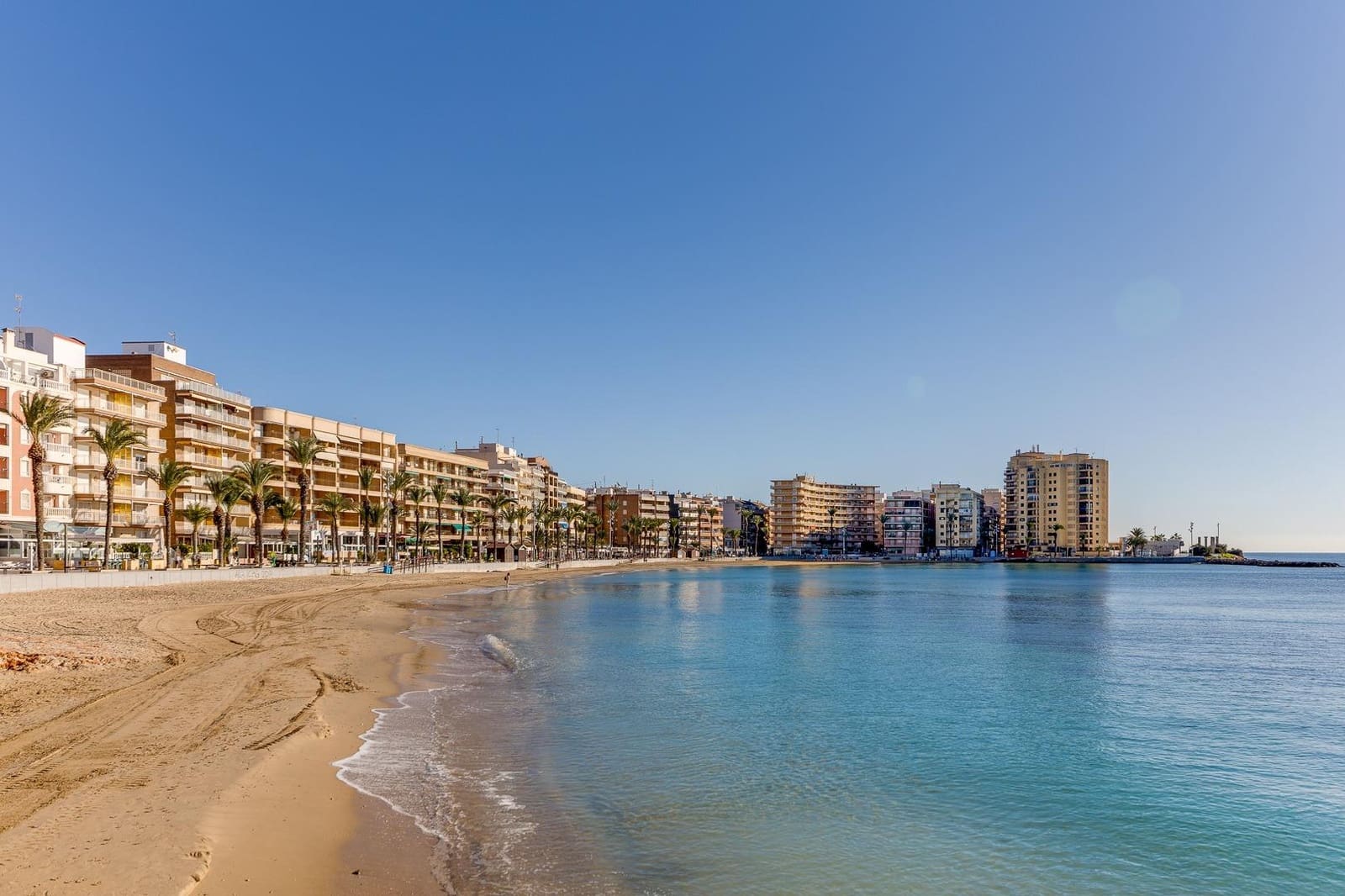 2 soveværelse Lejlighed til leje i Torrevieja - € 780 (Ref: 10009275)