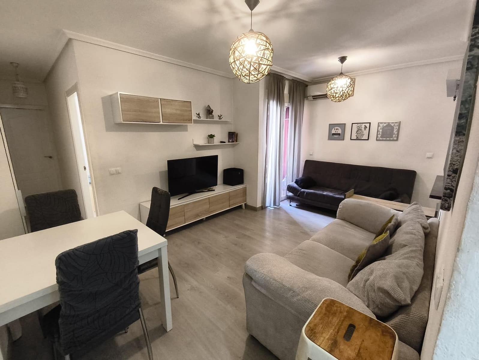 2 soveværelse Lejlighed til leje i Torrevieja - € 780 (Ref: 10009275)