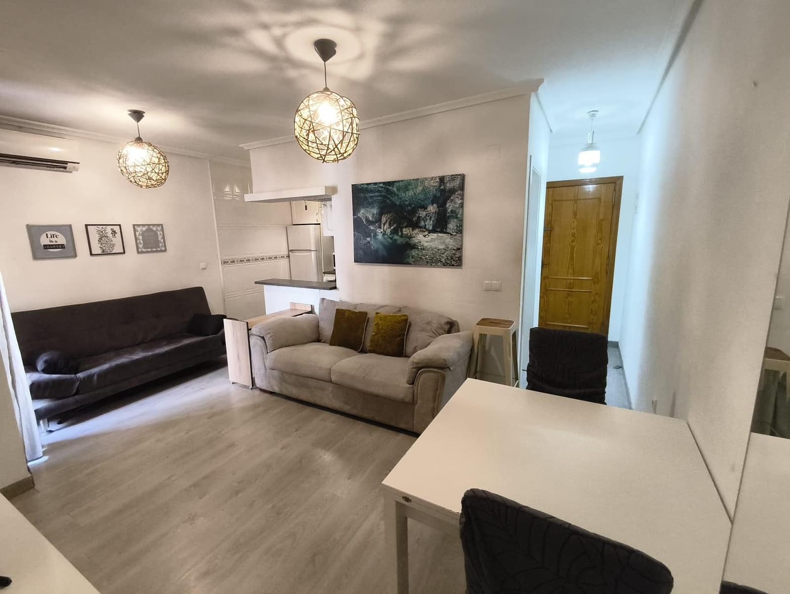 2 soveværelse Lejlighed til leje i Torrevieja - € 780 (Ref: 10009275)