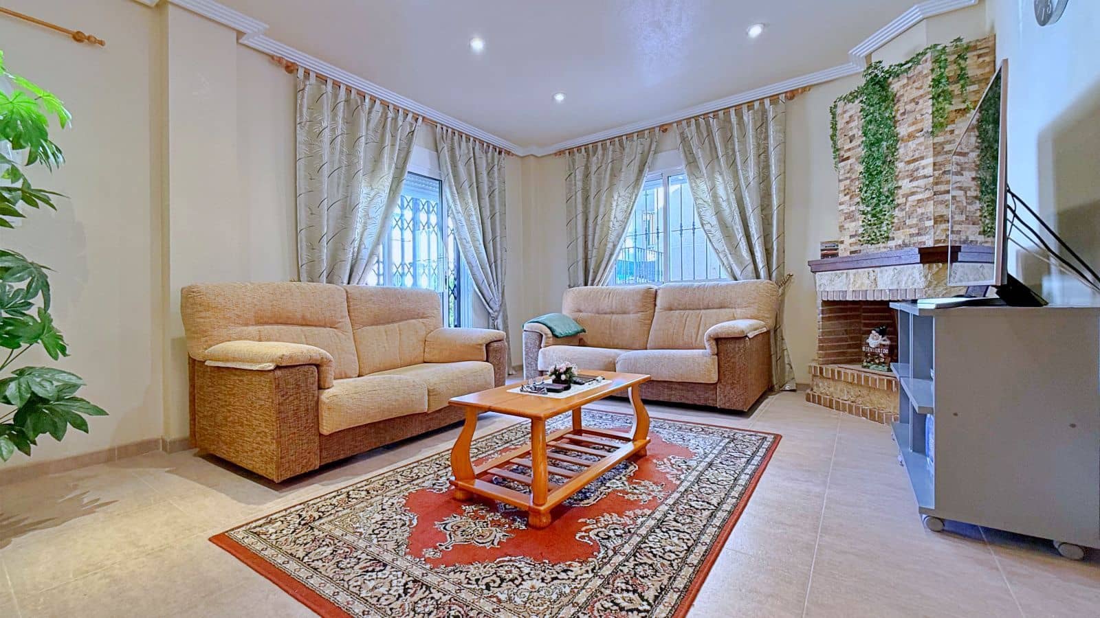 4 bedroom Villa for sale in Orihuela - € 379,000 (Ref: 10015779)
