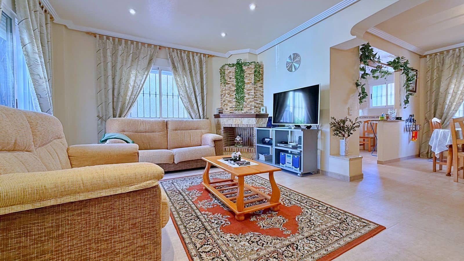 4 bedroom Villa for sale in Orihuela - € 379,000 (Ref: 10015779)
