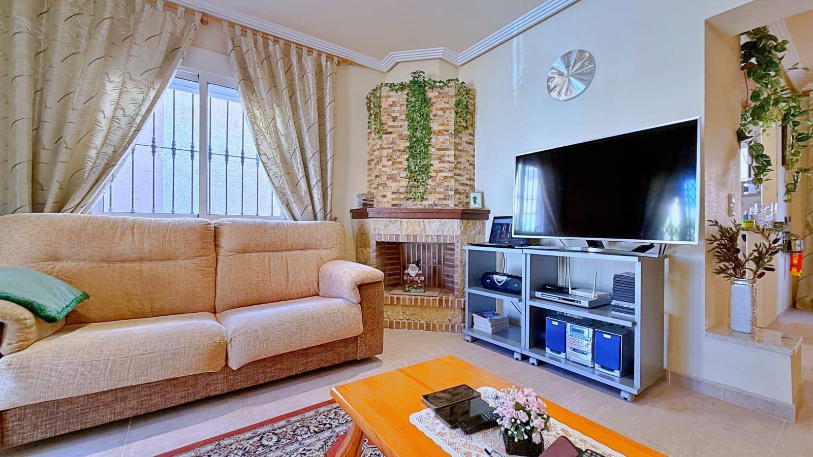 4 bedroom Villa for sale in Orihuela - € 379,000 (Ref: 10015779)