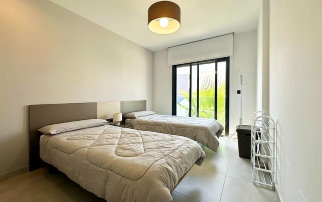 Apartamento de 2 habitaciones en El Raso, Guardamar del Segura en venta con piscina - 285.000 € (Ref: 10017685)