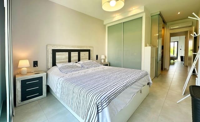 Apartamento de 2 habitaciones en El Raso, Guardamar del Segura en venta con piscina - 285.000 € (Ref: 10017685)