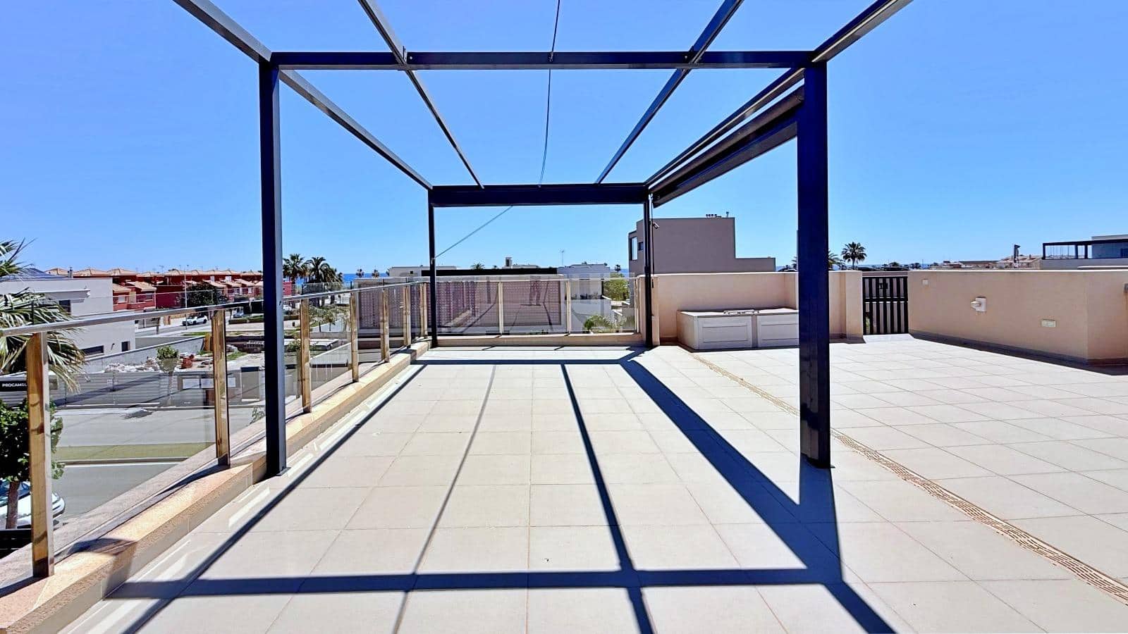 Apartamento de 3 habitaciones en Torre de la Horadada en venta con piscina - 365.000 € (Ref: 10017687)