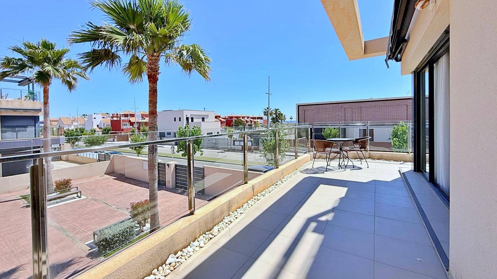 Apartamento de 3 habitaciones en Torre de la Horadada en venta con piscina - 365.000 € (Ref: 10017687)