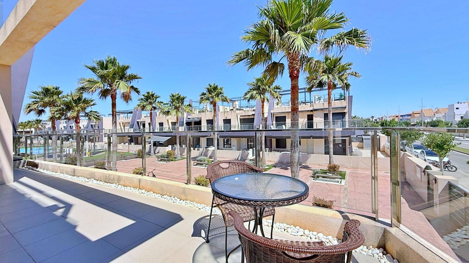 Apartamento de 3 habitaciones en Torre de la Horadada en venta con piscina - 365.000 € (Ref: 10017687)